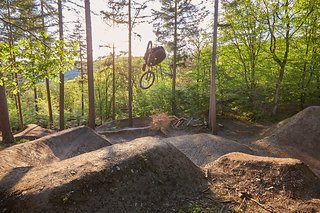 Spektakuläre Sprünge in traumhafter Kulisse Spektakuläre Sprünge in traumhafter Kulisse