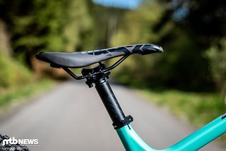 Auch Sattel und Sattelstütze stammen aus dem Hause Sixpack. Auch Sattel und Sattelstütze stammen aus dem Hause Sixpack.