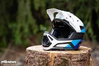 Wir hatten den Helm in der Farbe Blau im Test