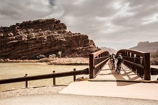 Moab Bridge - ab Richtung Unterkunft Moab Bridge - ab Richtung Unterkunft