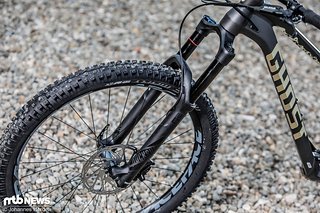RockShox Yari RC in Boost-Breite an der Front RockShox Yari RC in Boost-Breite an der Front