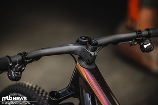 Auch am Cockpit wird im Hause Specialized nicht gespart Auch am Cockpit wird im Hause Specialized nicht gespart