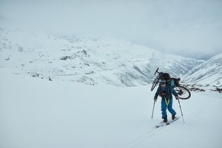 Egal ob Teer oder Schnee – nichts hielt die beiden auf!