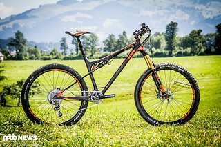 KTM Lycan 2016: horizontal montierter Dämpfer für 125mm Federweg im Heck KTM Lycan 2016: horizontal montierter Dämpfer für 125mm Federweg im Heck