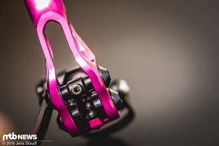Nervig: den verwendeten Inbus hat nicht jeder am Multitool. Nervig: den verwendeten Inbus hat nicht jeder am Multitool.