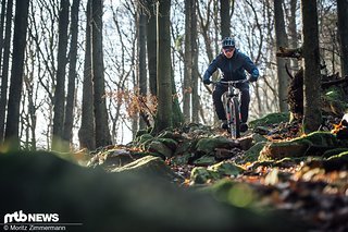 In ruppigem Gelände macht sich die eher geringe Laufruhe des Unno Burns bemerkbar In ruppigem Gelände macht sich die eher geringe Laufruhe des Unno Burns bemerkbar