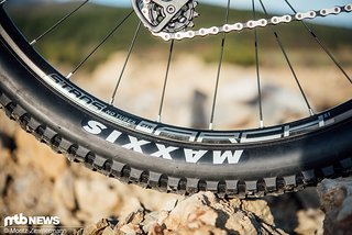Stan's No Tubes Arch S1 Team-Laufräder sollen in Kombination mit Maxxis Minion-Reifen für einen niedrigen Rollwiederstand und eine geringe Pannenanfälligkeit sorgen.