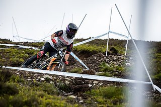 Getestet im Profisport, hier bei der EWS in Tweed Valley. Getestet im Profisport, hier bei der EWS in Tweed Valley.