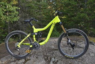Fertig ist ein fast normales Abfahrtsbike