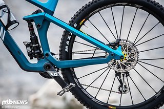 Viergelenker mit Vollcarbon-Hinterbau Viergelenker mit Vollcarbon-Hinterbau