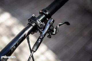 Shimano XT-Bremsen mit zwei Kolben sollen für genügend Bremspower sorgen Shimano XT-Bremsen mit zwei Kolben sollen für genügend Bremspower sorgen