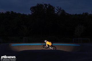 Auf Asphalt ist das Bruce etwas langsamer, macht aber immer noch Spaß. Auf Asphalt ist das Bruce etwas langsamer, macht aber immer noch Spaß.