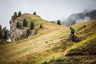 Probelauf die Erste: Johannes zirkelt durch die rutschigen Matschkurven der zweiten Stage. Probelauf die Erste: Johannes zirkelt durch die rutschigen Matschkurven der zweiten Stage.