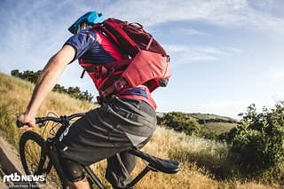 So hat man reichlich Platz zwischen Rücken und Rucksack So hat man reichlich Platz zwischen Rücken und Rucksack