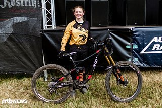 Raphaela Richter sitzt normalerweise auf einem Enduro-Bike Raphaela Richter sitzt normalerweise auf einem Enduro-Bike