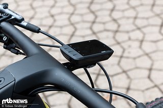 Ein Blick aufs Cockpit mit dem angebrachten Bordcomputer von Stages