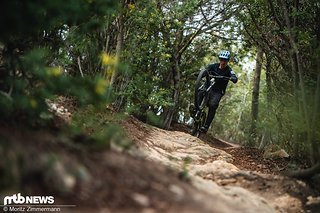 Verspielt sollten Trail-Bikes natürlich auch sein, denn wer nur mit Höchstgeschwindigkeit ballern will, greift wohl eher zu einem Enduro Verspielt sollten Trail-Bikes natürlich auch sein, denn wer nur mit Höchstgeschwindigkeit ballern will, greift wohl eher zu einem Enduro
