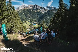 Die Strecke läuft permanent in der Nähe des Lifts, was ja bekanntermaßen der steilste Weg ins Tal ist