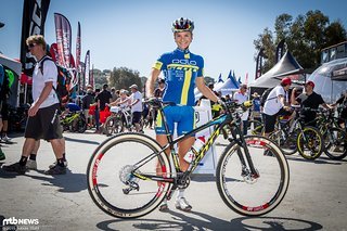 Hardtail oder Fully? Da ist sich Jenny sicher: Ich mag das Hardtail, fühle mich wohl damit und will nicht zu viel hin- und herwechseln Hardtail oder Fully? Da ist sich Jenny sicher: Ich mag das Hardtail, fühle mich wohl damit und will nicht zu viel hin- und herwechseln