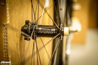 Das Nineteen XC Nabe im 29" XC Race Laufrad wird mit Stan's Notubes ZTR Crest Felgen aufgebaut und soll 1.350 g auf die Waage bringen