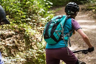 Auch bei längeren Uphills wird der Rücken nicht durchnässt Auch bei längeren Uphills wird der Rücken nicht durchnässt