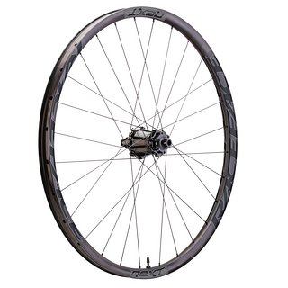 Der Race Face Next SL-Laufradsatz soll schlappe 1555 g wiegen und XC- sowie Trail-Fahrer glücklich machen Der Race Face Next SL-Laufradsatz soll schlappe 1555 g wiegen und XC- sowie Trail-Fahrer glücklich machen