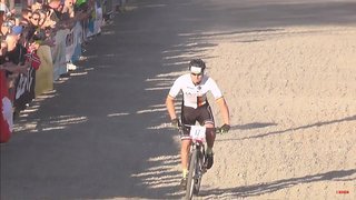 Aus im Viertelfinale. Vitus Wagenbauer rollt ohne Sattel ins Ziel.