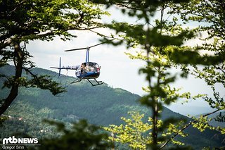 Gibt es eine Regeln dagegen, einfach mit dem Heli über der Strecke zu schweben?