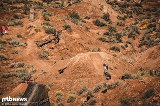 Backflip Can Can von Brandon Semenuk
