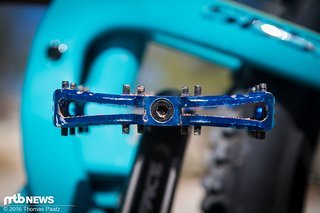 Am Pedal wird eine konkave Form verwendet