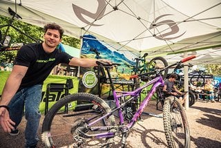 Namhafte Hersteller wie Cannondale, Scott, Ghost, Trickstuff und viele weitere präsentieren ihre aktuellen Räder und Parts und bieten diese für Testfahrten auf den Freiburger Trails an