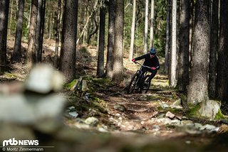 Das Arc8 Extra ist kein Bügeleisen, das jede Strecke in einen sanften Flowtrail verwandelt Das Arc8 Extra ist kein Bügeleisen, das jede Strecke in einen sanften Flowtrail verwandelt