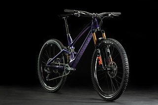 Sieben Ausstattungsvarianten für Komplettbikes biete Antidote an – los geht es bei 7.799 €. Sieben Ausstattungsvarianten für Komplettbikes biete Antidote an – los geht es bei 7.799 €.