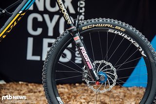 Die Rock Shox Boxxer WC ist mit dem Fast Suspension 3-way Factory Kit ausgestattet Die Rock Shox Boxxer WC ist mit dem Fast Suspension 3-way Factory Kit ausgestattet