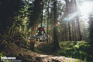 Auf Jumptrails fühlt man sich mit dem handlichen Bike ziemlich zuhause