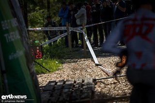 Der Start besteht im Finale aus zwei Start„rampen“ plus Startgatter – noch nicht im Bild.