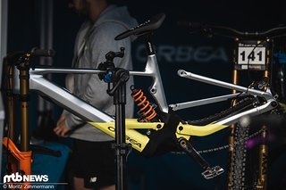 Orbea sammelt nun schon länger Eindrücke im Downhill World Cup. Angeblich soll das Team nicht nur ein neues Arbeitsgerät, sondern auch namhafte Verstärkung bekommen. Orbea sammelt nun schon länger Eindrücke im Downhill World Cup. Angeblich soll das Team nicht nur ein neues Arbeitsgerät, sondern auch namhafte Verstärkung bekommen.