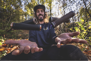 Reverse hat gemeinsam mit Nico Vink eine Signature-Serie mit Komponenten in Kupfer rausgebracht