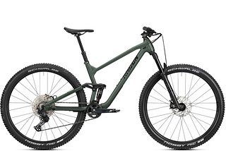 Superviel Bike fürs Geld: Mit 1.499 € führt das Radon Skeen Trail AL 7.0 das Ranking mit dem günstigsten Preis im Artikel an.