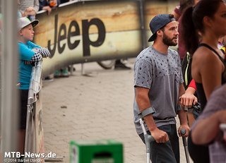 Stevie Smith ist nach seiner Verletzung als Zuschauer mit dabei