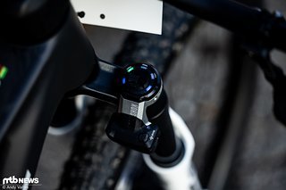 Nino Schurter war der erste Fahrer, der das elektronische Fahrwerkssystem Flight Attendant von Rock Shox im Renneinsatz testen durfte