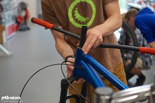 Bei einer neuen Gabel am besten erst jetzt die benötigte Gabelschaftlänge feststellen Bei einer neuen Gabel am besten erst jetzt die benötigte Gabelschaftlänge feststellen