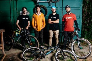 Das Propain Proteam fast komplett: Aiko Göhler, Patrick Schweika, Lukas Schäfer und Teammanager Timo Pritzel