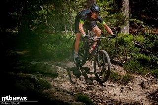 Hohe Geschwindigkeiten und viel Fahrspaß sind beim Specialized Epic garantiert Hohe Geschwindigkeiten und viel Fahrspaß sind beim Specialized Epic garantiert