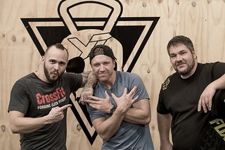 Chef Markus Flossmann, Aaron Gwin und Entwickler Stefan Willared Chef Markus Flossmann, Aaron Gwin und Entwickler Stefan Willared