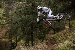 Ab 2024 geht Vali Höll für den YT Mob im Downhill World Cup an den Start. Damit kehrt die Österreicherin zurück zu ihren Wurzeln