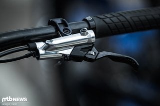 Die Hebelweiten-Verstellung sieht etwas anders aus, als man es von Shimano gewohnt ist