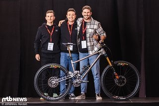 So sehen Sieger aus: Kilian, Luca und Robert von Lean Cycles sind auf den Craft Bike Days 2024 für ihr Enduro-Projekt mit dem Bike of the Show-Award powered by DT Swiss ausgezeichnet worden.