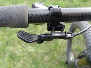 ... die Fox Transfer Factory bietet 150 mm Verstellen und wird mit einem ergonomischen Shimano-Hebel angesteuert ... die Fox Transfer Factory bietet 150 mm Verstellen und wird mit einem ergonomischen Shimano-Hebel angesteuert