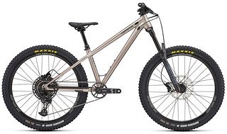 Commencal Meta HT Jr | 1999,00 € | 14,0 kg | 26″ Commencal Meta HT Jr | 1999,00 € | 14,0 kg | 26″